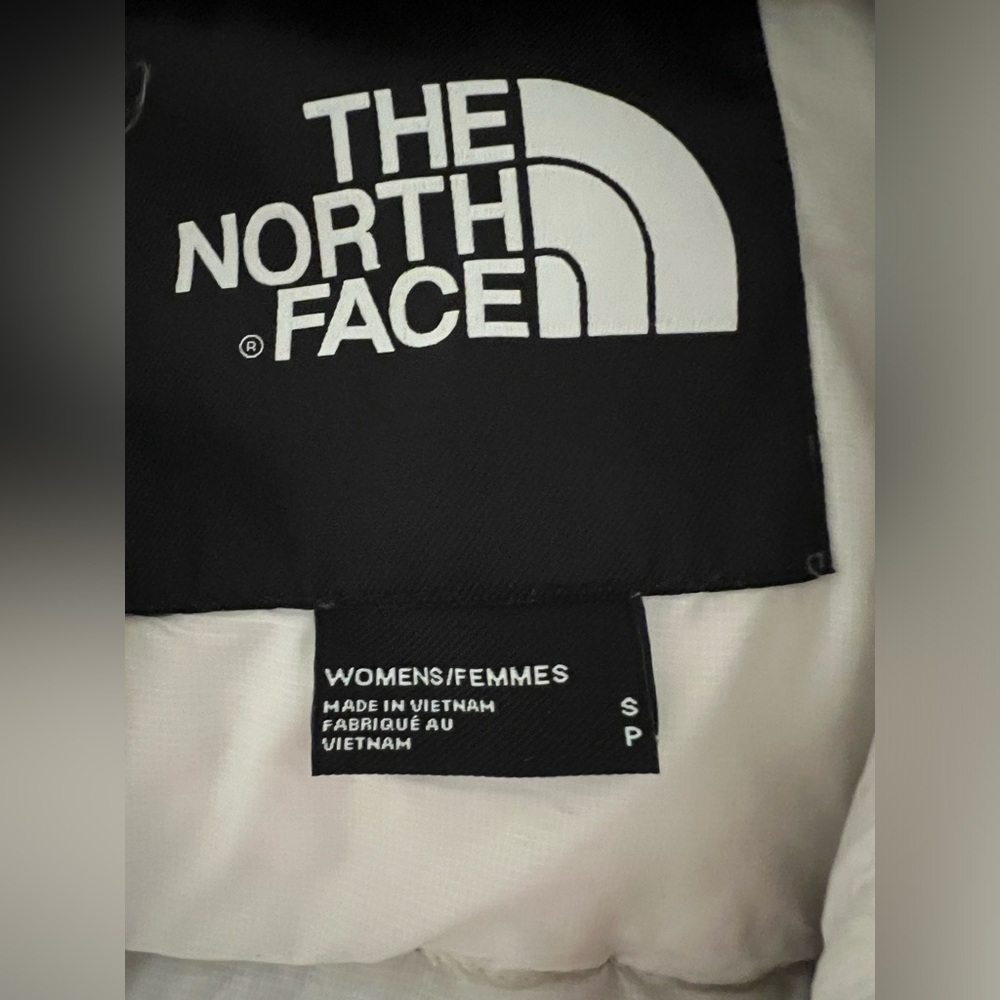 THE NORTH FACE Nuptse Cropped Leopard Print Jacket - Picture 5 of 12